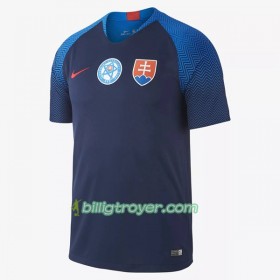 Billige Fotballdrakter Slovakia 2018 Kortermet Bortedraktsett